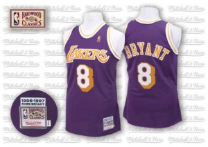 Los Angeles Lakers Mitchell and Ness Kobe Bryant #8 Throwback Swingman Maillot d'équipe de NBA - Violet pour Homme