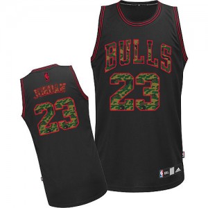 Maillot NBA Chicago Bulls #23 Michael Jordan Camo noir Adidas Authentic Fashion - Homme