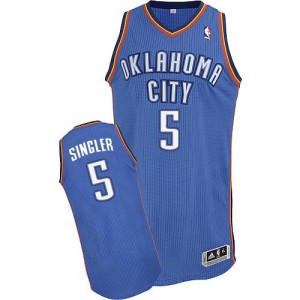 Maillot Adidas Bleu royal Road Authentic Oklahoma City Thunder - Kyle Singler #5 - Homme