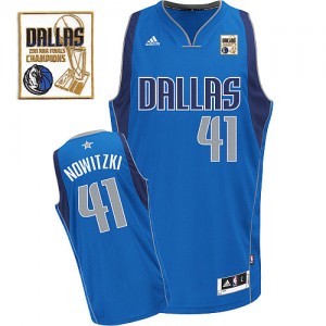 Maillot NBA Dallas Mavericks #41 Dirk Nowitzki Bleu royal Adidas Swingman Road Champions Patch - Homme